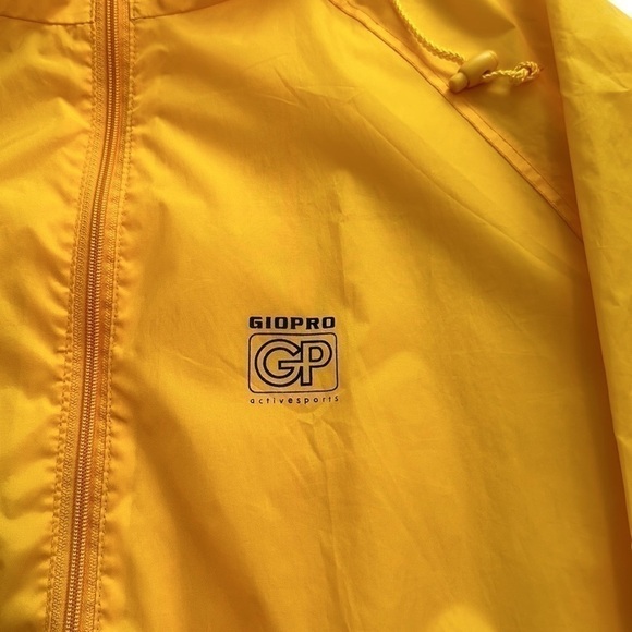 Packable Wind Breaker - Size Medium - Picture 3 of 14